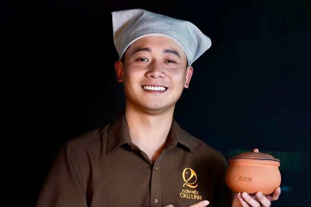 Thay gi khi quan com nieu lien quan Quang Linh Vlogs phai 'keu cuu' hinh anh