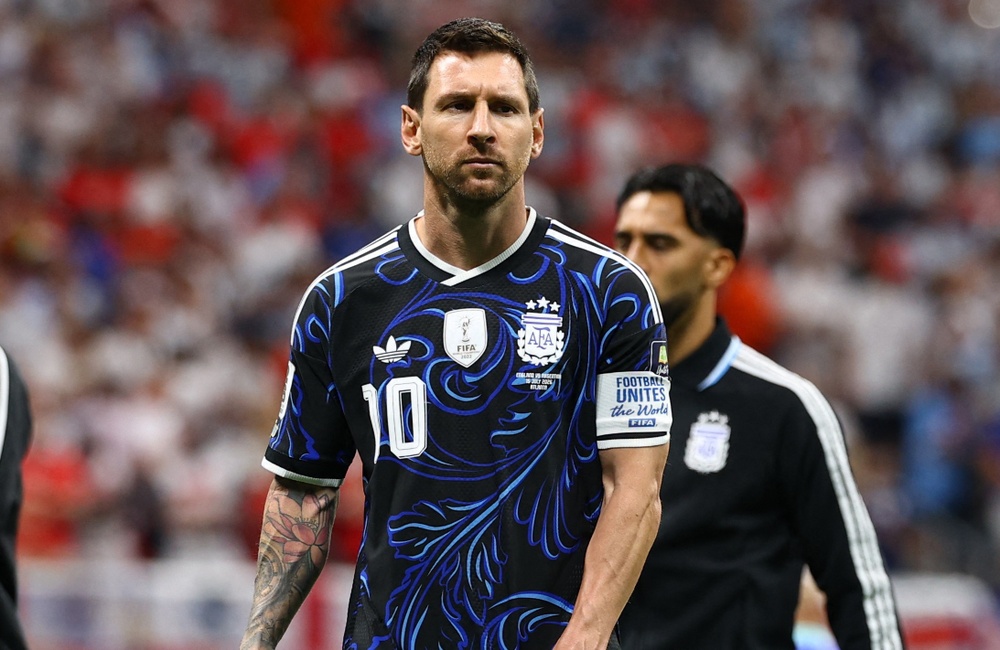 Anh 0-0 Argentina: Va chạm nảy lửa