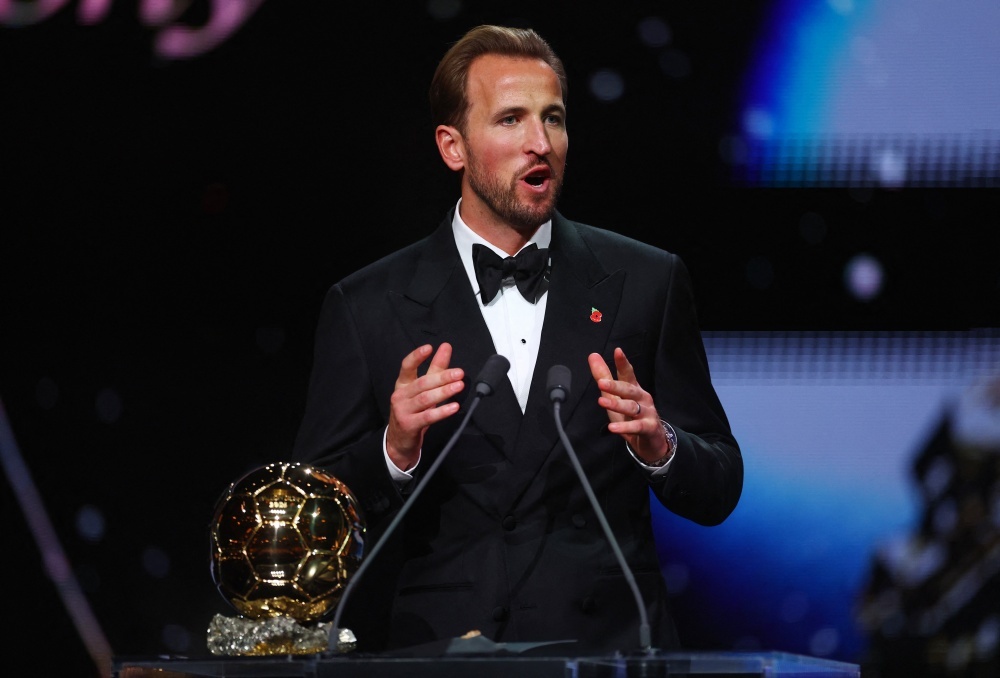 Bayern phá lệ chưa từng có vì Kane