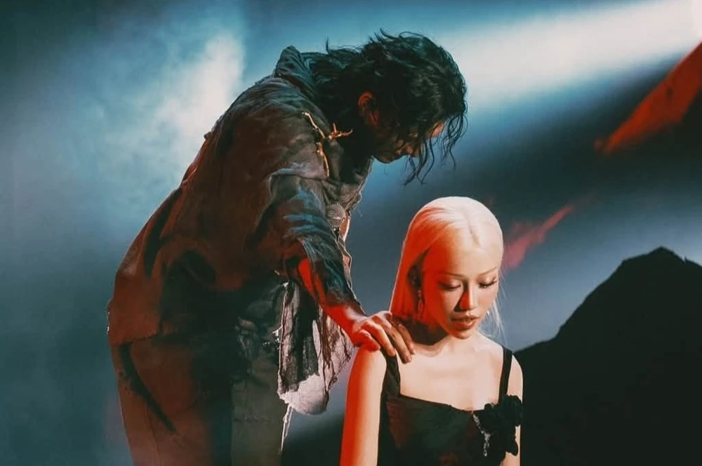 Thấy gì khi concert của nam ca sĩ Việt bị cho là lỗ 3 tỷ đồng?