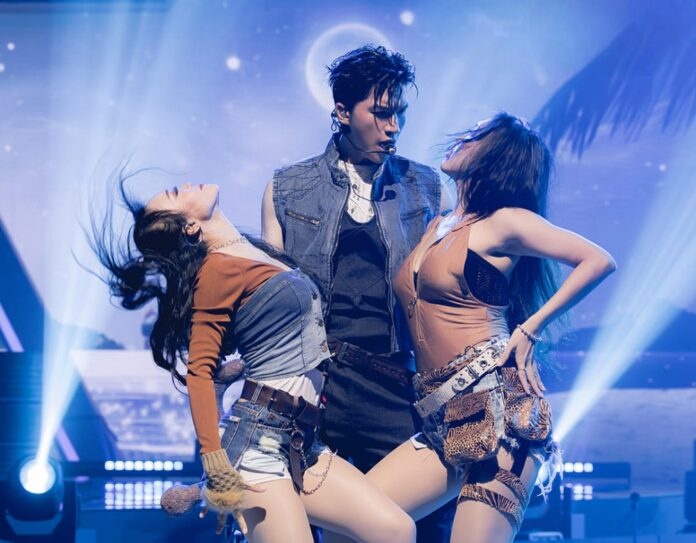 Người bùng nổ nhất concert Anh trai 'say hi' không phải HIEUTHUHAI