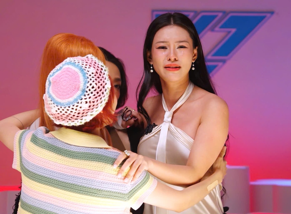 Bùi Lan Hương muốn dừng thi Chị đẹp