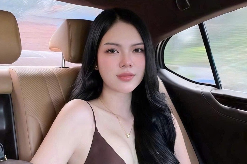 Ngoc Trinh chia se thong tin ban trai cu qua doi hinh anh