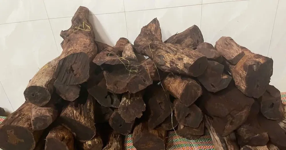 Thuong lai Trung Quoc san lung, go man dia 'sot' gia bat thuong hinh anh