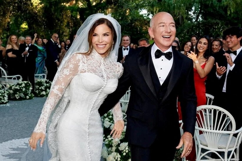 Cuoc hon nhan 'tinh - tien' cua ty phu Jeff Bezos hinh anh