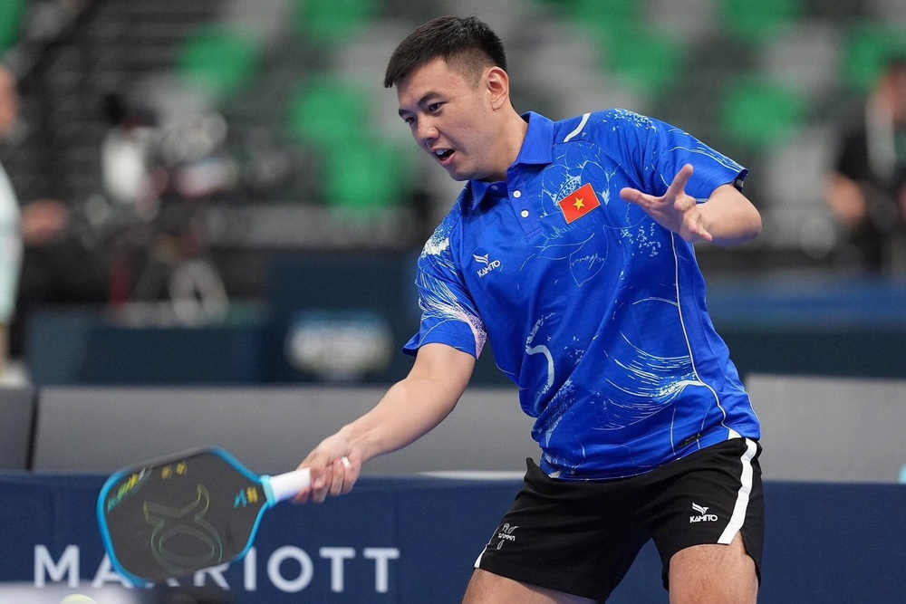 Ly Hoang Nam gap lai Truong Vinh Hien sau on ao pickleball hinh anh