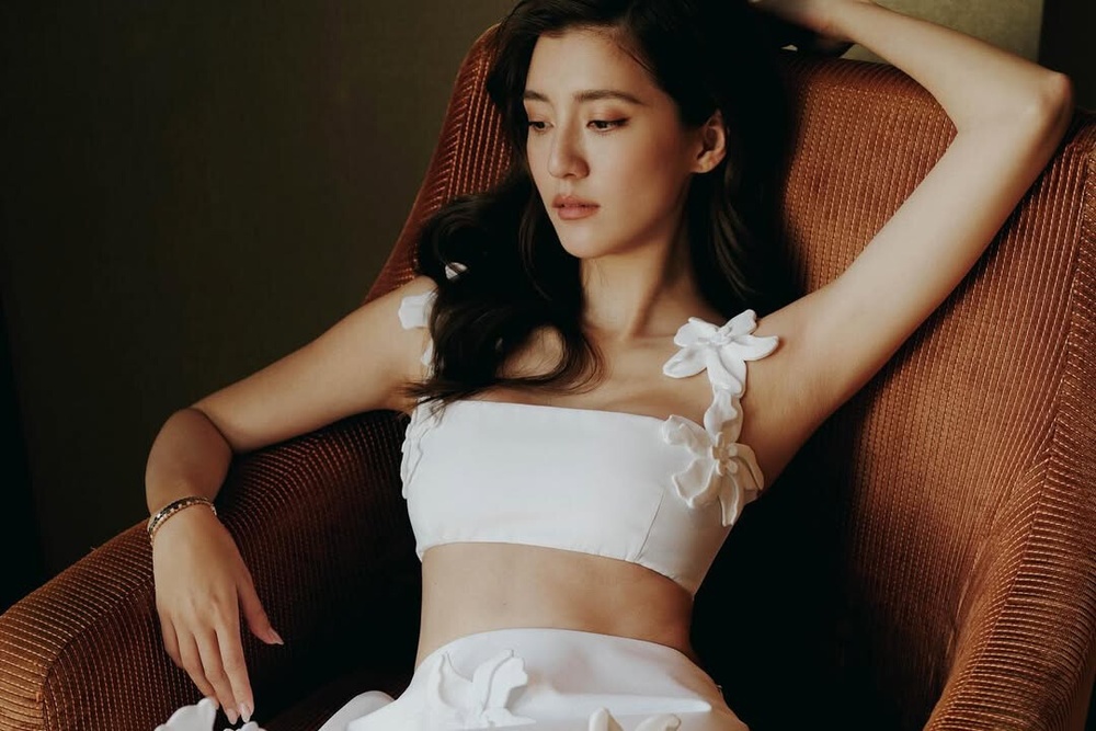 My nhan mang 2 dong mau thu ve gan 20 trieu USD tren livestream hinh anh