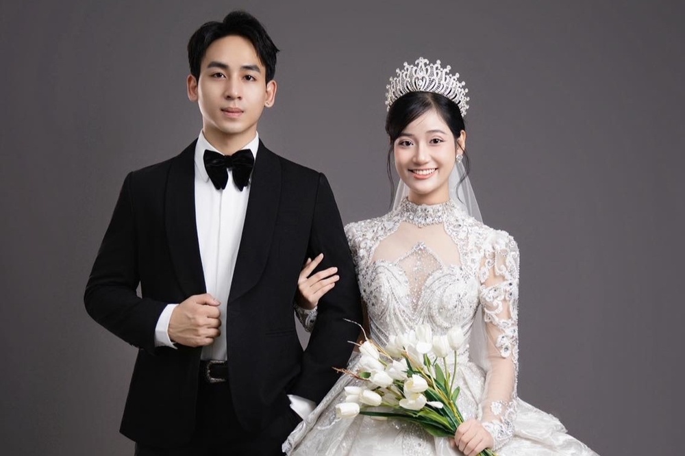 Xin chup anh cung, co gai TP.HCM cuoi luon 'nam than lang xiec' hinh anh