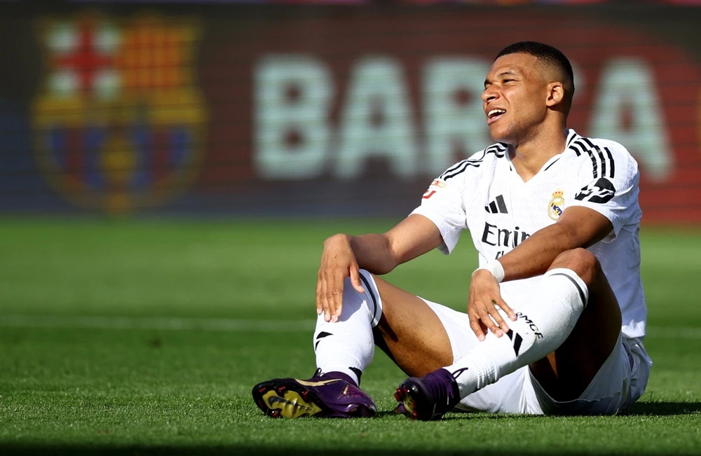 Ha Real, Barcelona cham mot tay vao chuc vo dich hinh anh