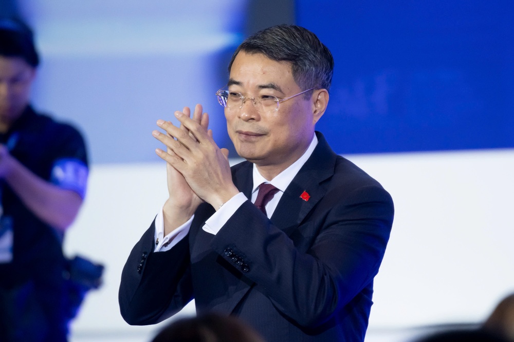 Thủ tướng đối thoại với lãnh đạo WEF tại Diễn đàn Kinh tế Mùa thu 2026