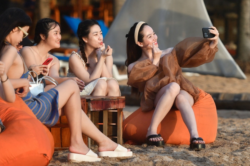 'Nghe Phu Quoc mat dien, nhieu khach huy phong' hinh anh