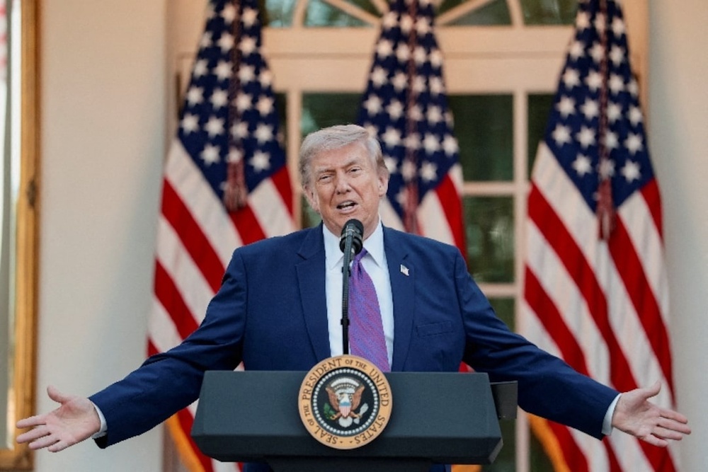 Ong Trump lap quy 1,776 ty USD boi thuong cho dong minh? hinh anh