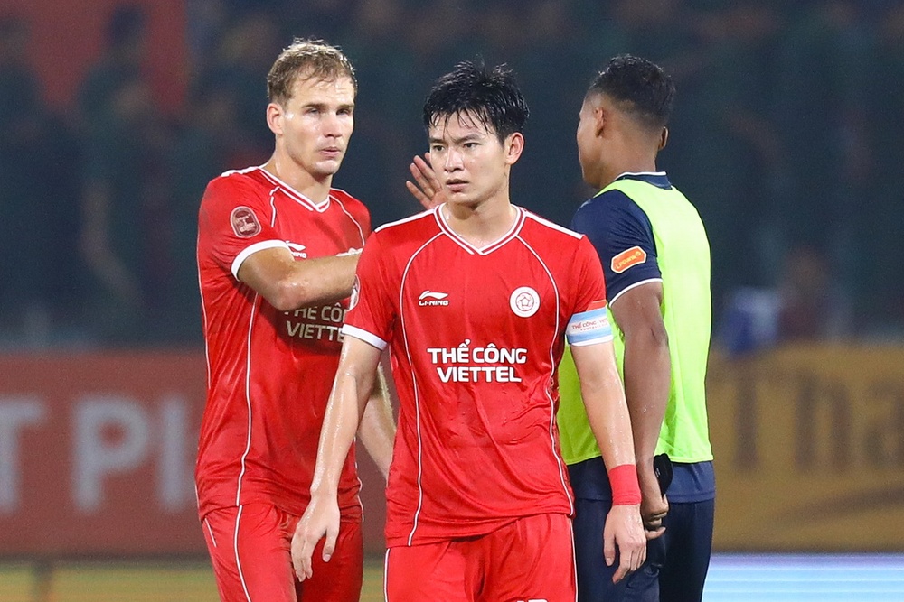 Chuyện gì đang xảy ra với đội mạnh thứ hai V.League?