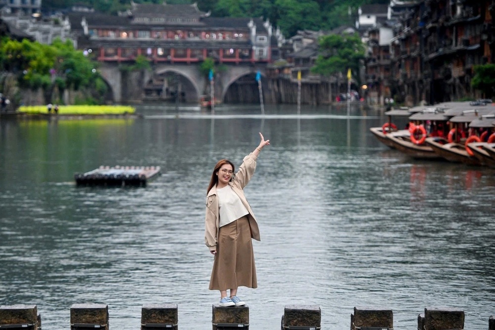 De xuat mien visa cho khach doan giua Viet Nam va Trung Quoc hinh anh