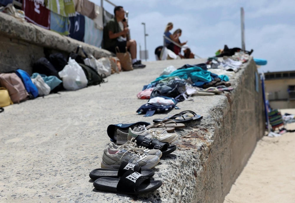 Nhung chiec dep bo lai bai bien sau vu xa sung o Australia hinh anh