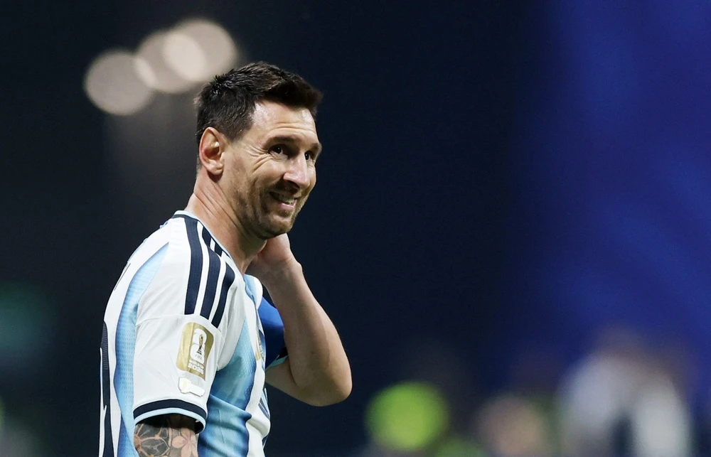 Argentina 0-1 Ai Cap: Messi lai da hong phat den hinh anh