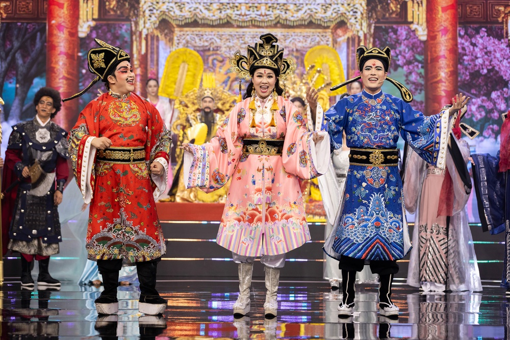 Đạo diễn Hoàng Nhật Nam mang trend độc đáo đổ bộ Táo Xuân 2025