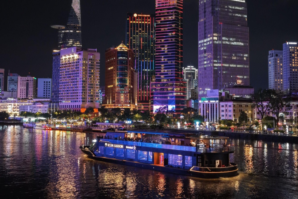ICON Saigon Cruise - bieu tuong du thuyen moi giua long TP.HCM hinh anh