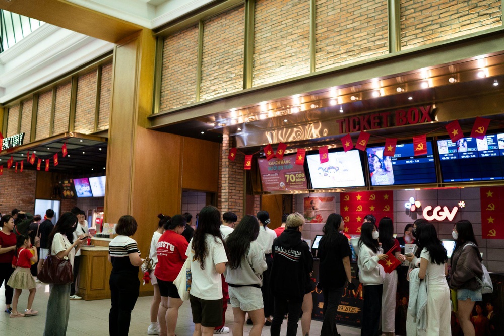 CGV nhận bằng khen đơn vị phát hành nhiều phim Việt Nam nhất