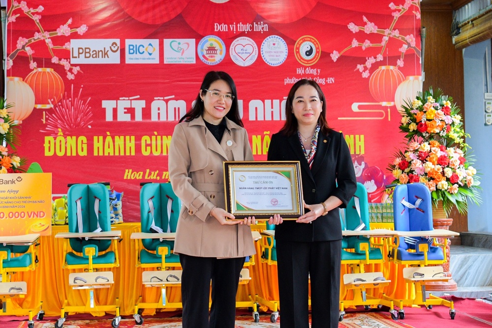 LPBank lan toa Tet am, ho tro tre bai nao tai Ninh Binh hinh anh