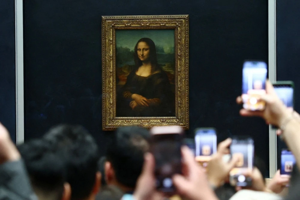 Mat khau von ven 6 ky tu lam lo diem yeu an ninh cua bao tang Louvre hinh anh