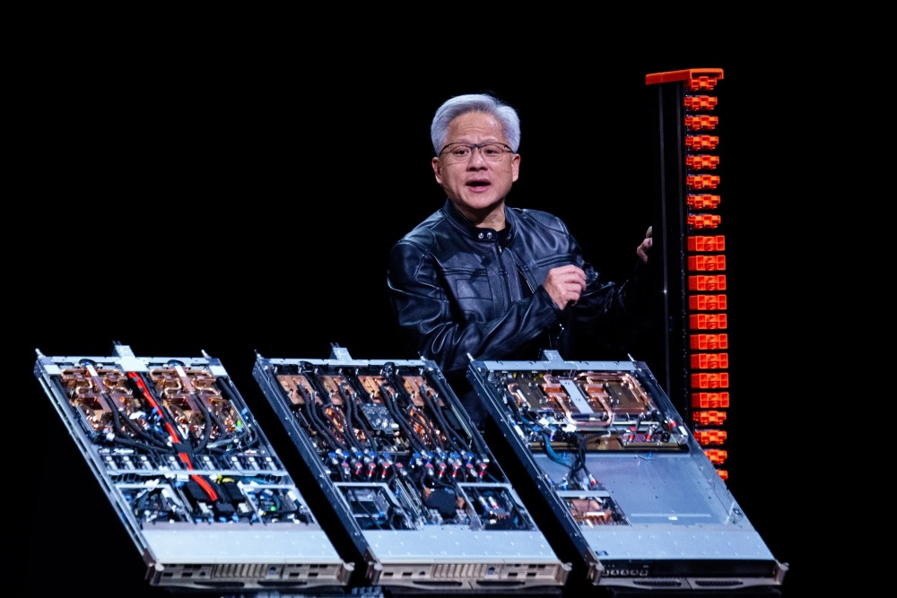 CEO Nvidia manh mieng truoc suc ep hinh anh