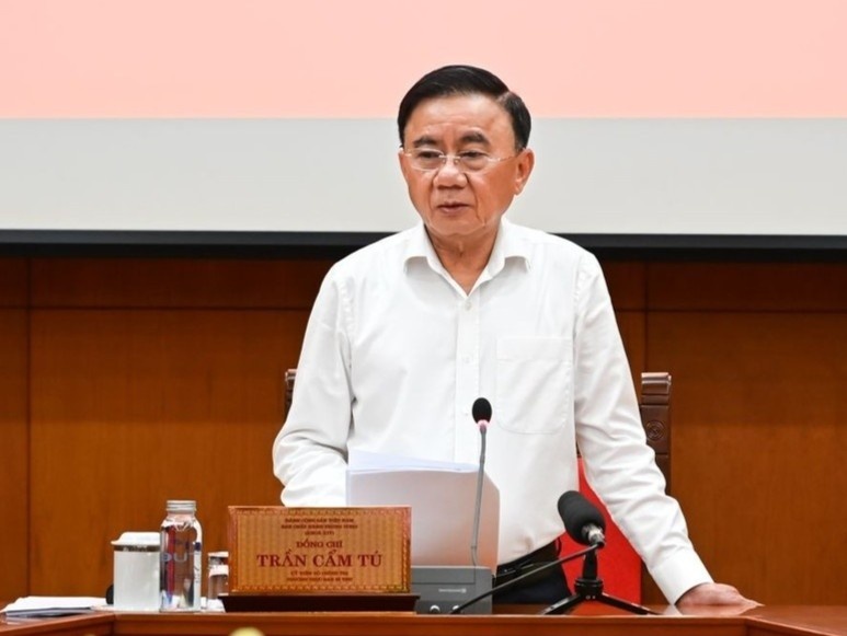 Ket luan cua Bo Chinh tri ve bao dam nguon cung xang dau hinh anh