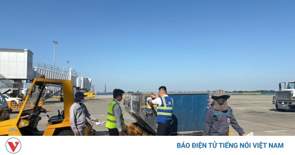 16 chuyen bay bi anh huong do UAV xuat hien gan san bay Noi Bai hinh anh