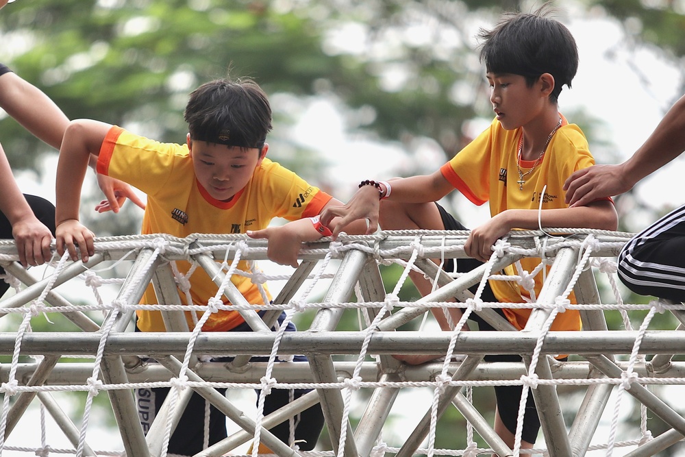 Hang nghin runner nhi tung bung du giai chay vuot chuong ngai vat hinh anh