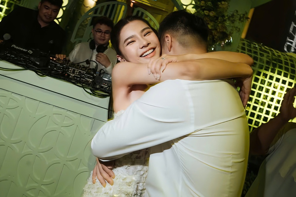 Gioi tre Trung Quoc ket hon o nui tuyet, ga tau va hop dem hinh anh