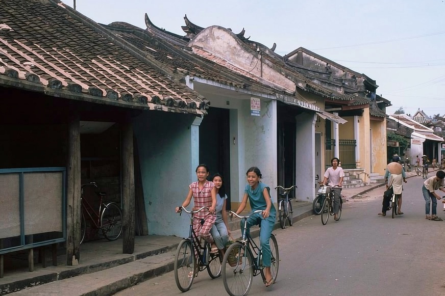 Khong nhan ra Hoi An 35 nam truoc hinh anh