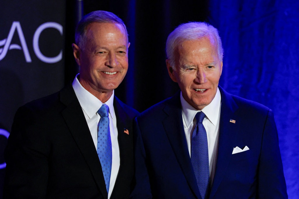 Đằng sau màn tái xuất công khai của ông Biden