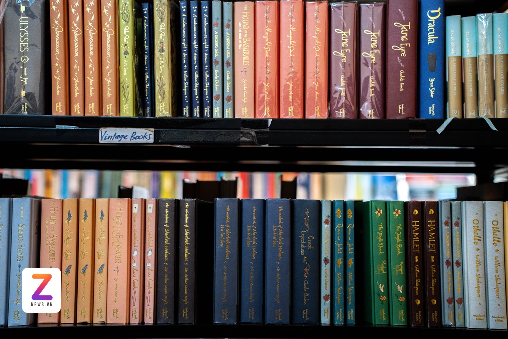 the bookworm hanoi anh 9