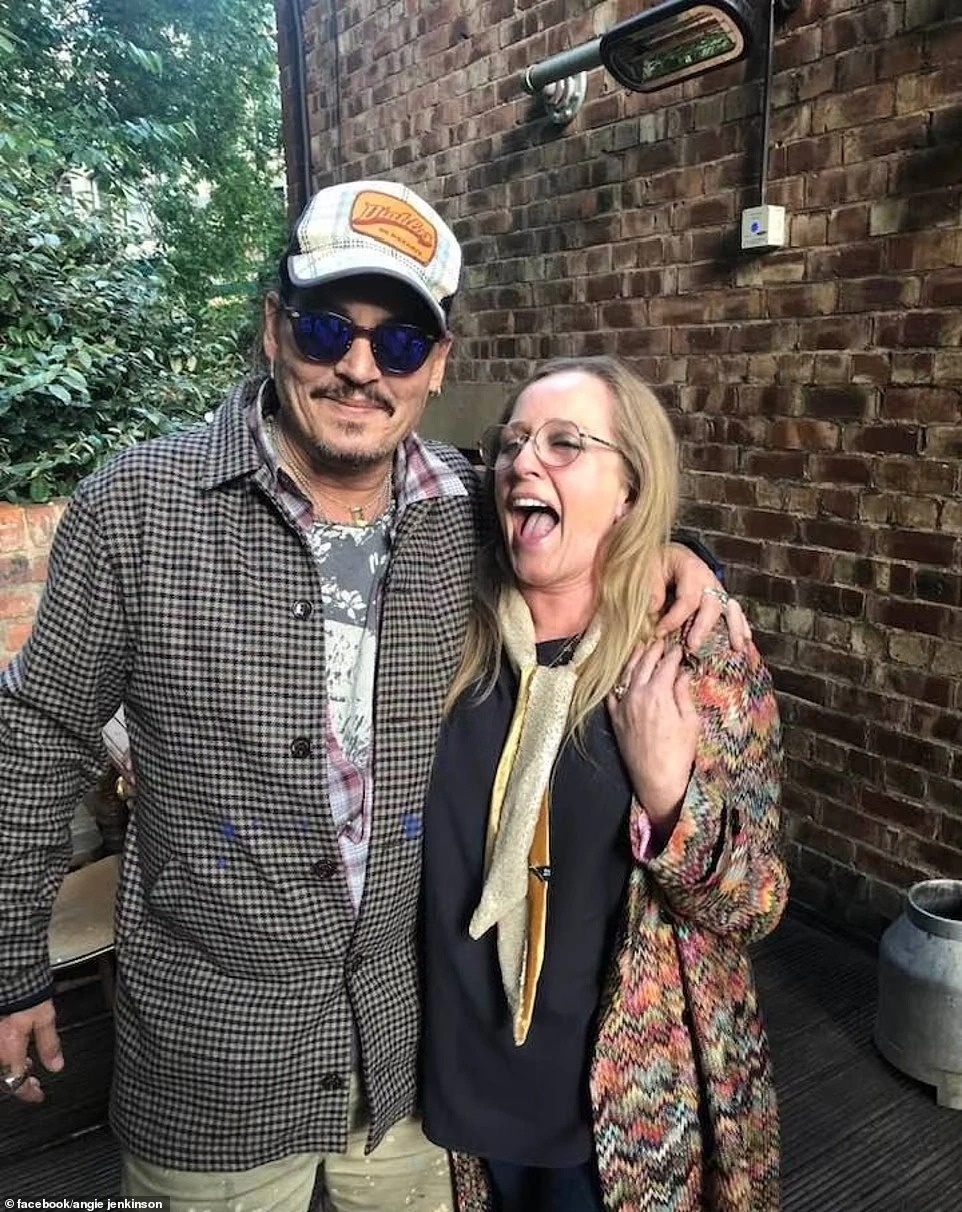chi phi vu kien cua Johnny Depp anh 1