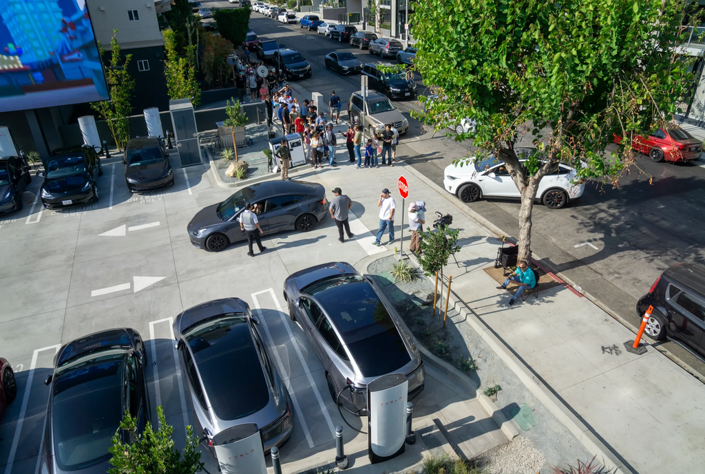 Tesla Diner ra mắt ảnh 7 Tesla Diner ra mat anh 7