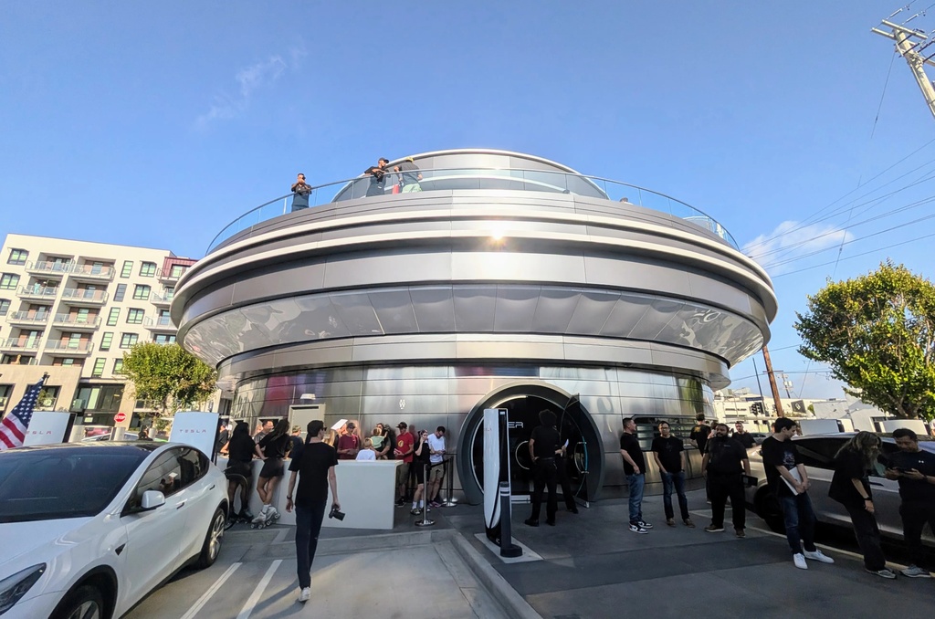 Tesla Diner ra mắt ảnh 2 Tesla Diner ra mat anh 2