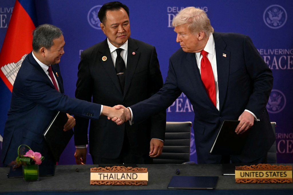 Ông Trump đổi hướng