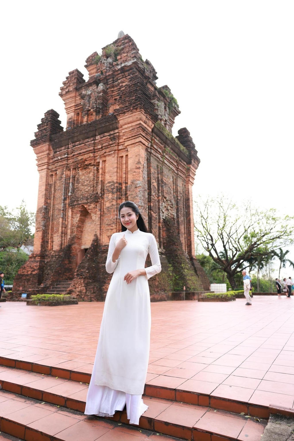 Hoa hau Ha Truc Linh anh 2