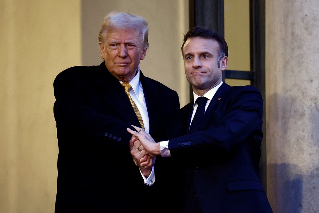 Hết thời nhẫn nhịn, TT Macron đáp trả TT Trump