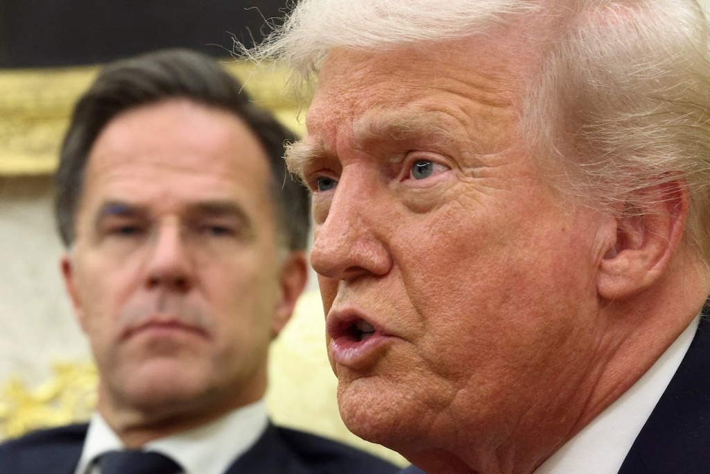 'Lấy lòng' ông Trump không còn giải quyết được vấn đề