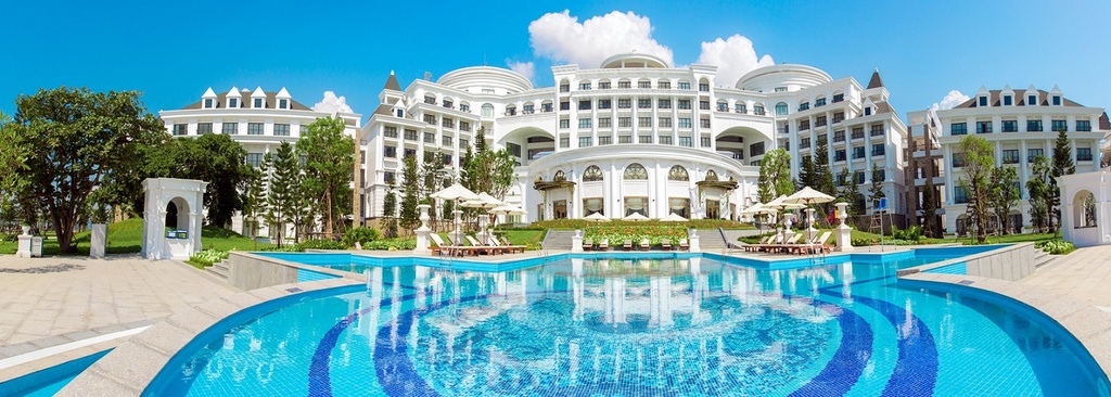Ve trang le cua khu nghi duong Vinpearl Ha Long Bay Resort hinh anh 3
