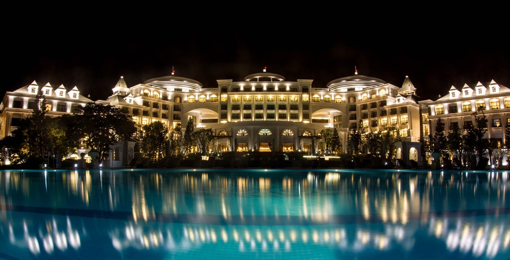 Ve trang le cua khu nghi duong Vinpearl Ha Long Bay Resort hinh anh 4