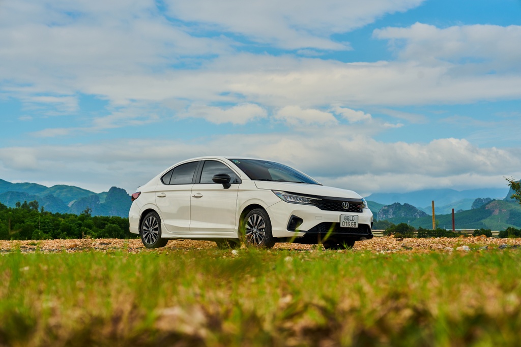 sedan ảnh 3
