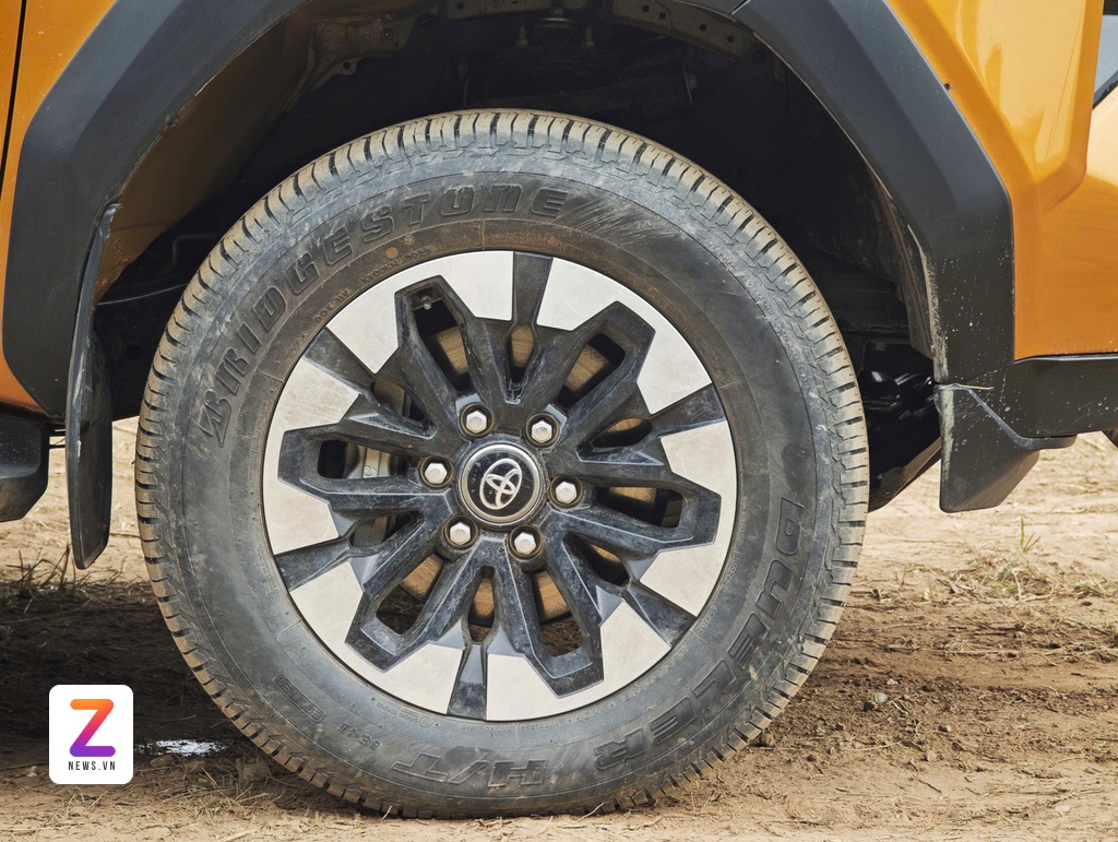 Toyota Hilux 2026 anh 5