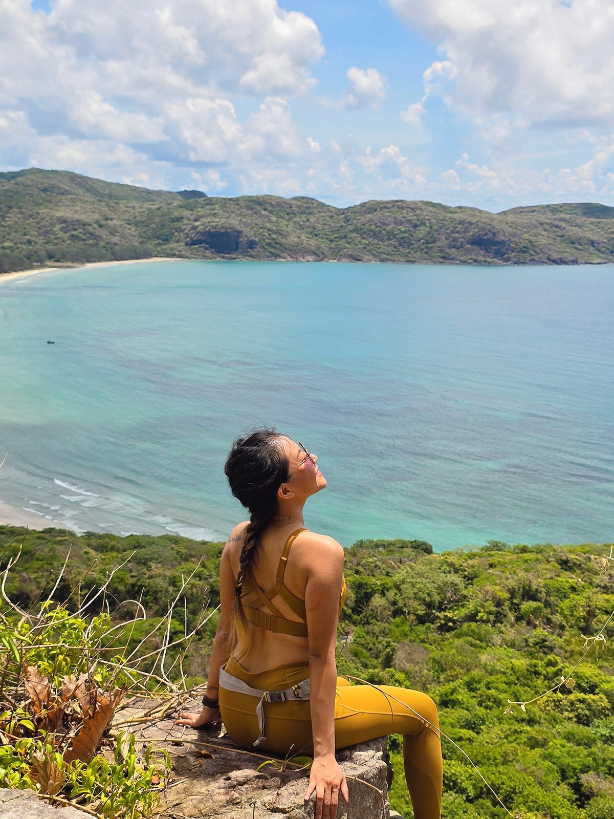 Tôi đến Côn Đảo xem xác tàu đắm, trekking xuyên rừng