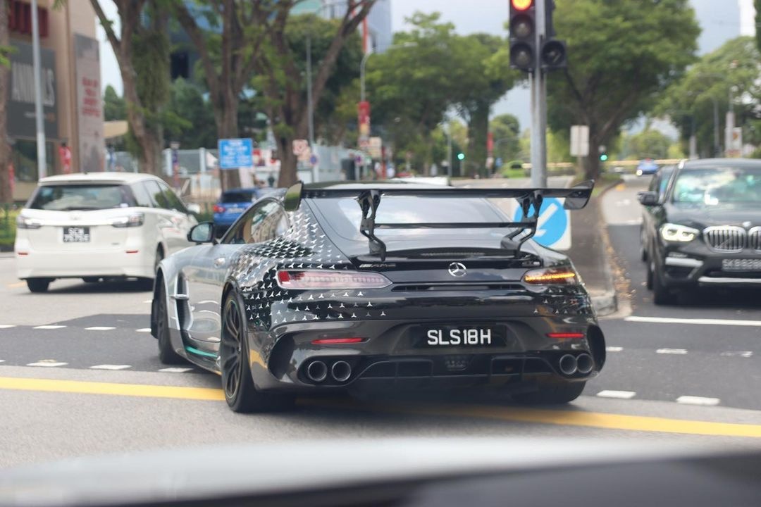 Hypercar Mercedes-AMG One được bàn giao tại Singapore