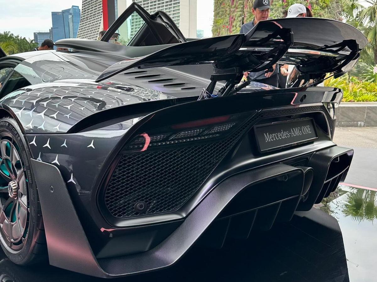 Hypercar Mercedes-AMG One được bàn giao tại Singapore