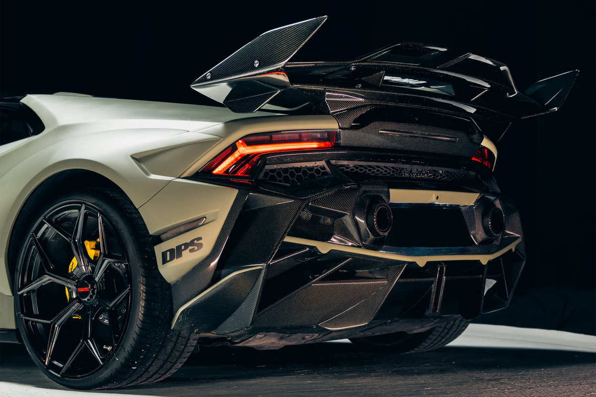 Siêu phẩm Lamborghini Huracan EVO với gói độ đặc biệt