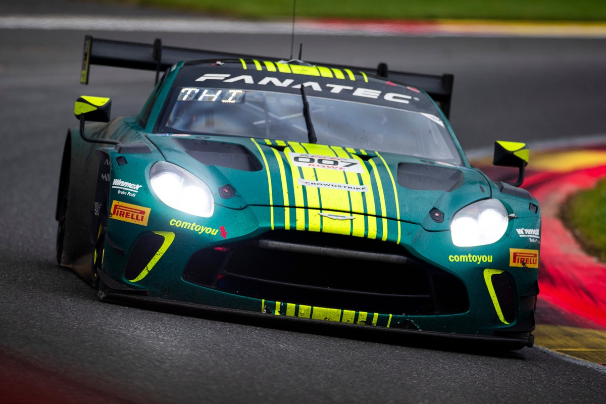 Siêu xe Aston Martin Vantage AMV24 Edition sản xuất giới hạn 24 chiếc
