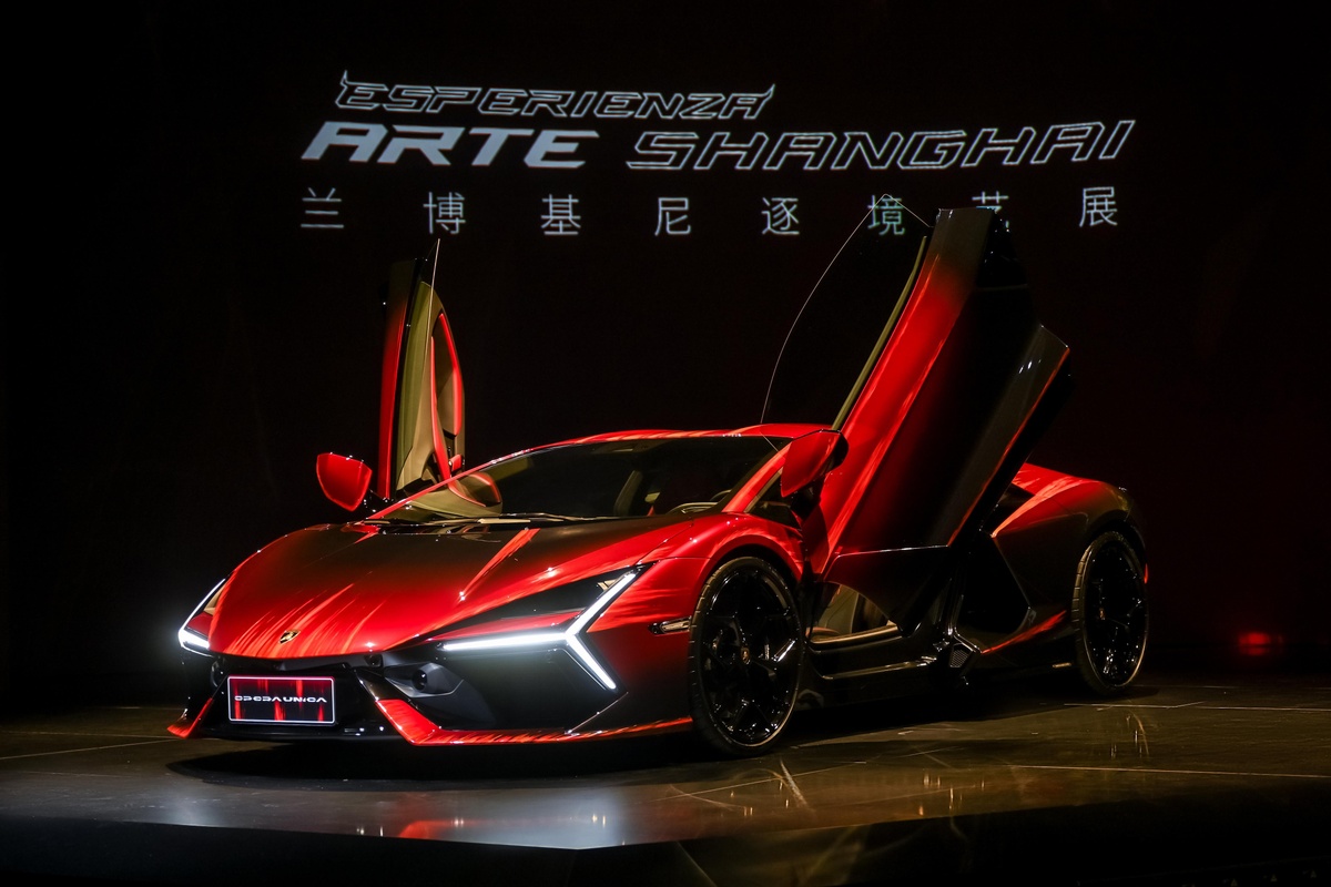 Lamborghini Revuelto Opera Unica độc nhất ra mắt tại Thượng Hải